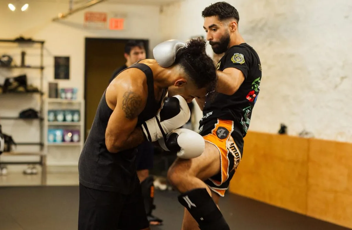 Josh Jauncey coaching kickboxing technique